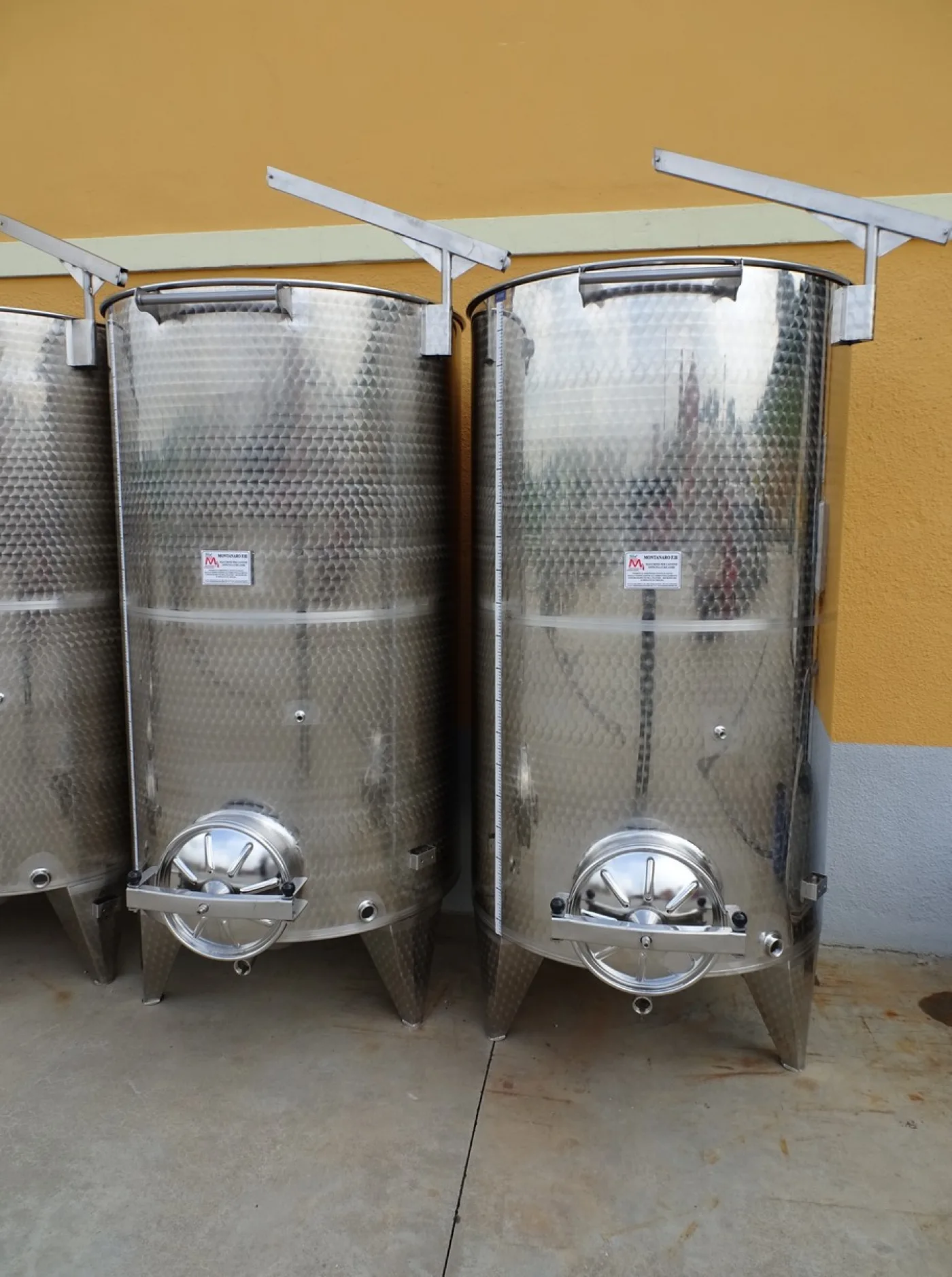 STAINLESS STEEL TANKS CAPACITY LITERS 1500 – 2100 PNEUMATIC FLOATING LID ROUNDLY SHAPE BOTTOM NEW EQUIPMENT - 4