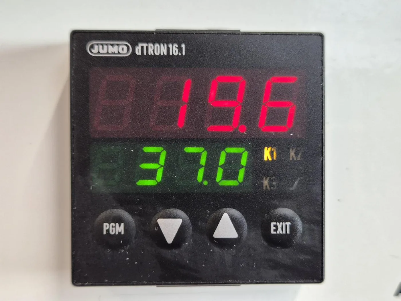LEEC P3 Incubator - 3