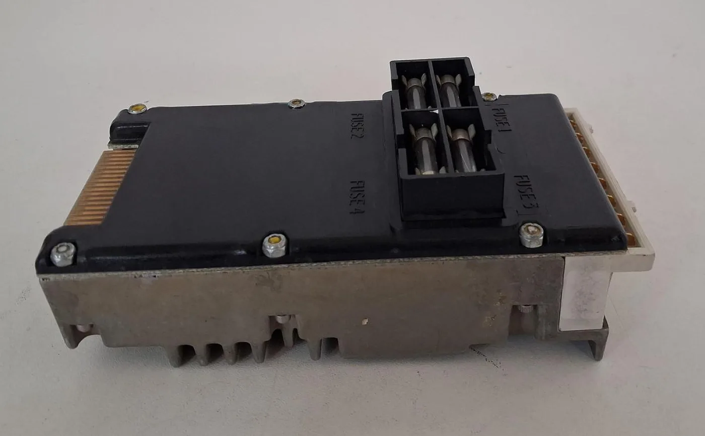 Gould Modicon B558 4-Channel Digital Output Module - 7