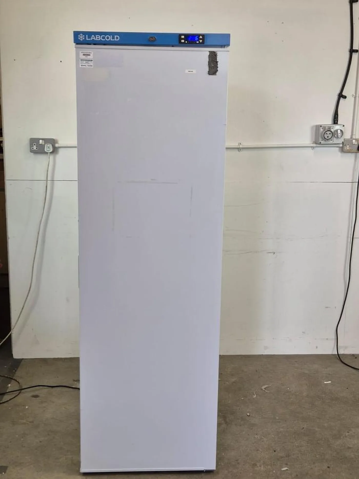 LABCOLD RLDF1510 Climatic Class 4 Refrigerator - 2