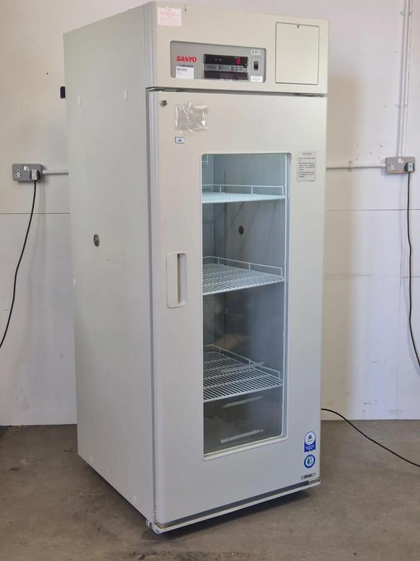 Sanyo MPR 720 Labcool Pharmaceutrical Refrigerator - 1