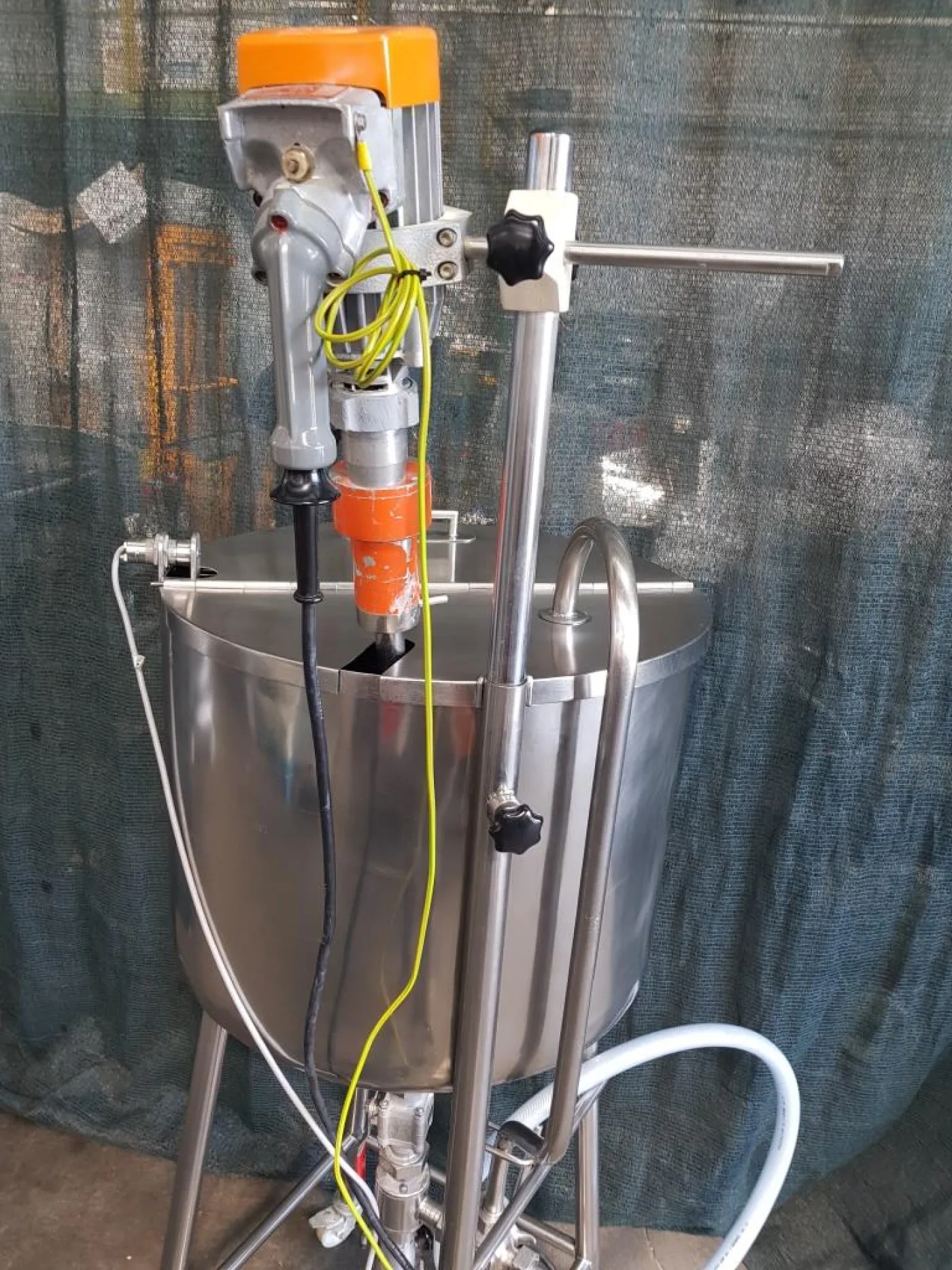DISSOLUTORE CON POMPA DI RILANCIO – MOD. 150 L - 4