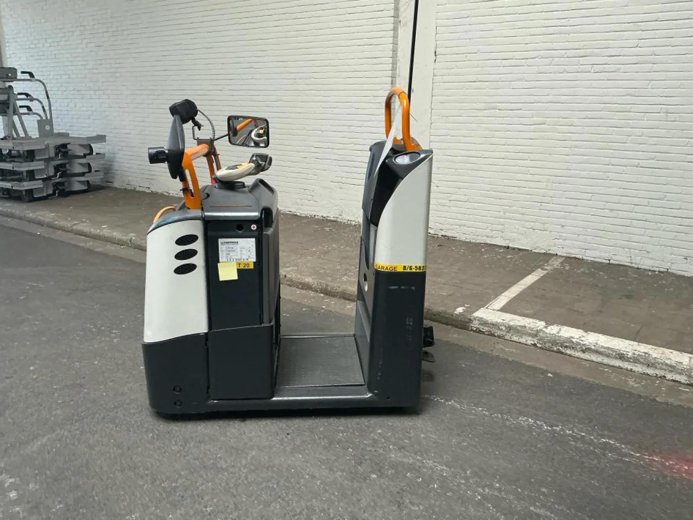 2016 CROWN Tow tractor - 2