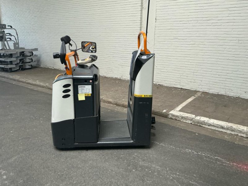2016 CROWN Tow tractor
