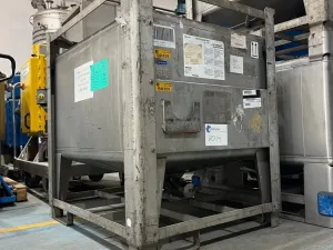 USED 316L STAINLESS STEEL TANK 800 LITERS