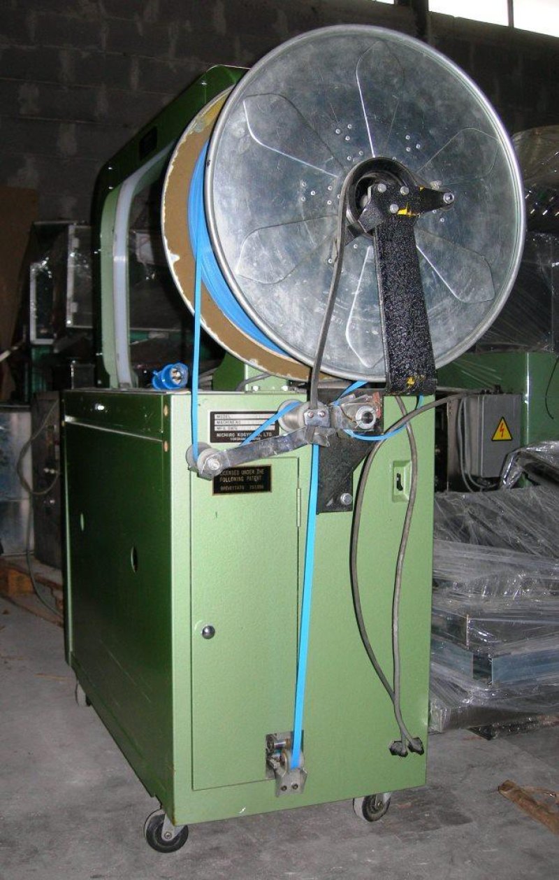 REGGIATRICE A POSTAZIONE FISSA – AKROPACK – MOD. AS-210