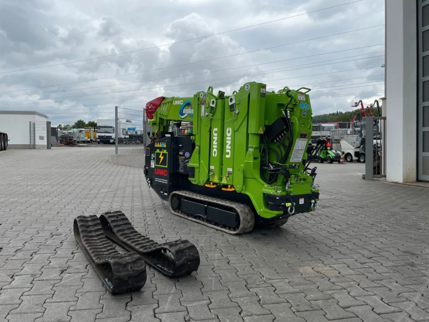 UNIC URW295CBE/ Raupenkran / 8,8m / 2,9t - 3