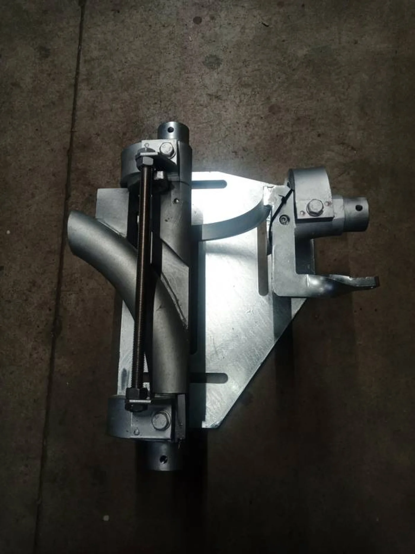 Switch left inside tube hight 90° 15cm tube hight on plate. - 2