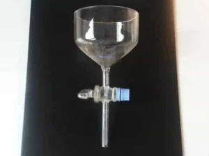 Glastrechter met kraan