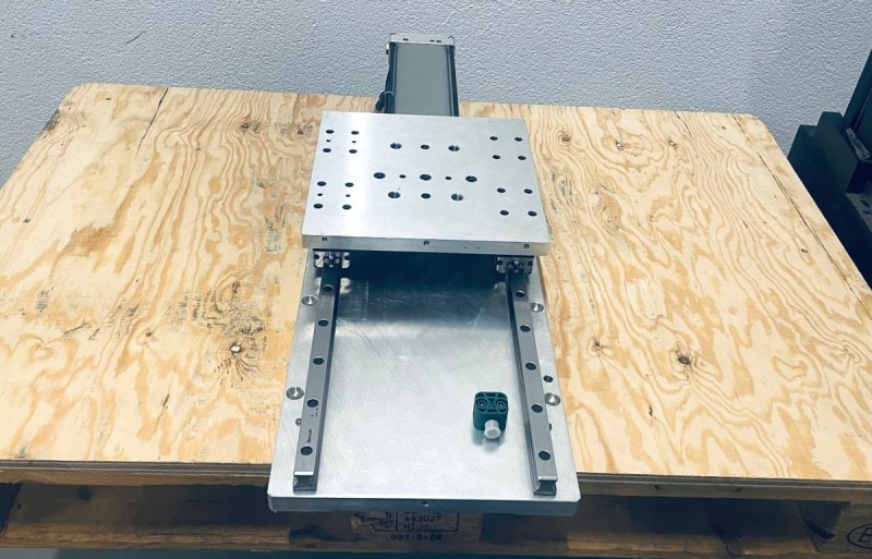 Tünkers Pneumatische Lineareinheit LE100-300 VRL SB T02-4-61-4