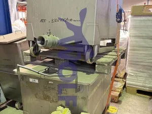 Edelstahl-Lagerbehälter, fahrbar - ca. 1.000 x 850 x 700/900 mm.
