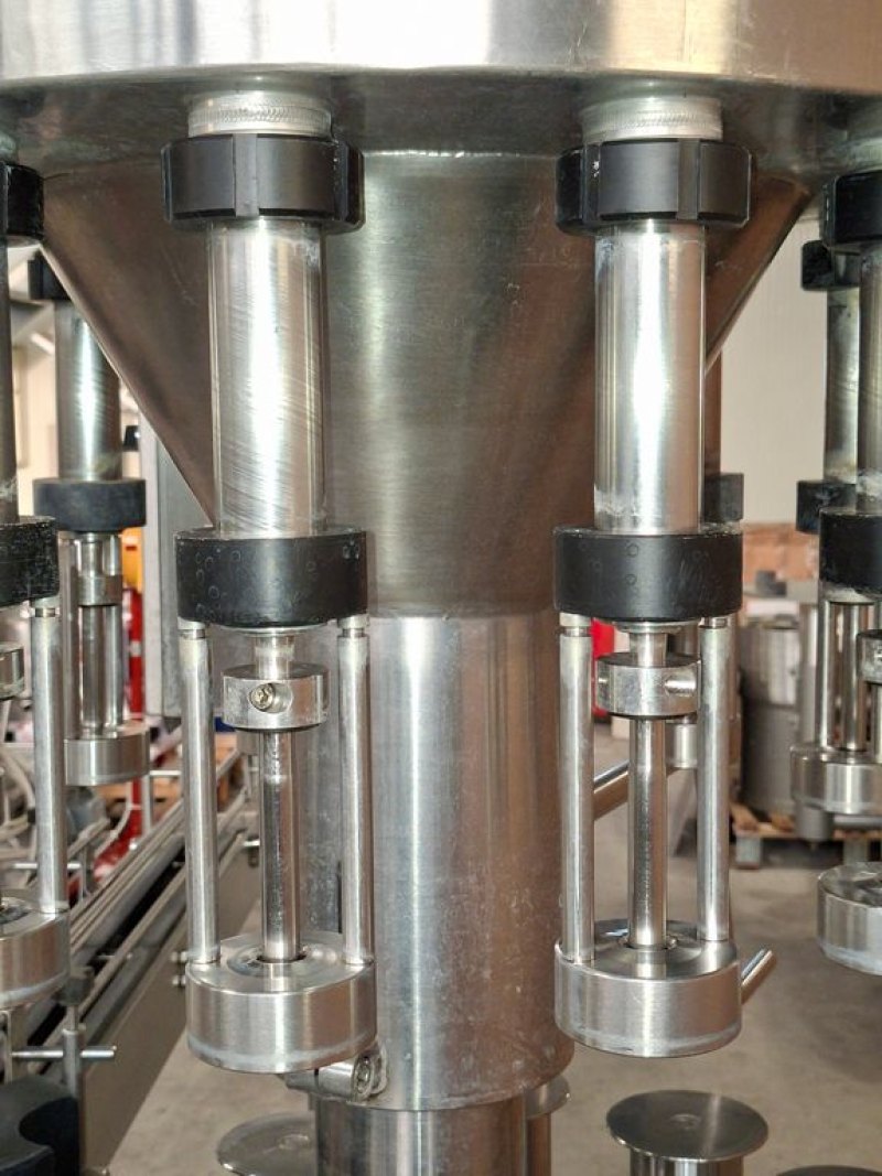 STAINLESS STEEL FILLER MACHINE GAI 12 VALVES, TO SLIGHT DEPRESSION, SECOND HAND MACHINE