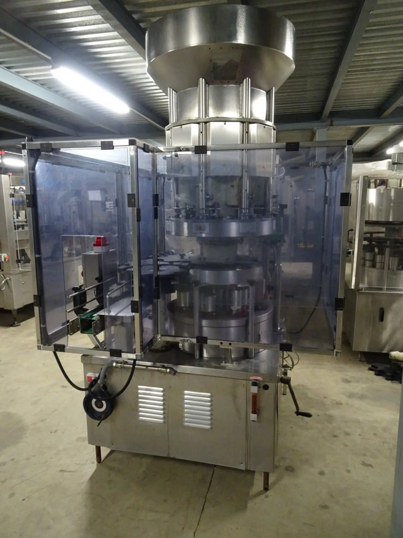 CORKING MACHINE FIRM BERTOLASO DELTA 408 WITH 8 HEADS FOR NATURAL CORK, SECOND-HAND MACHINE - 1