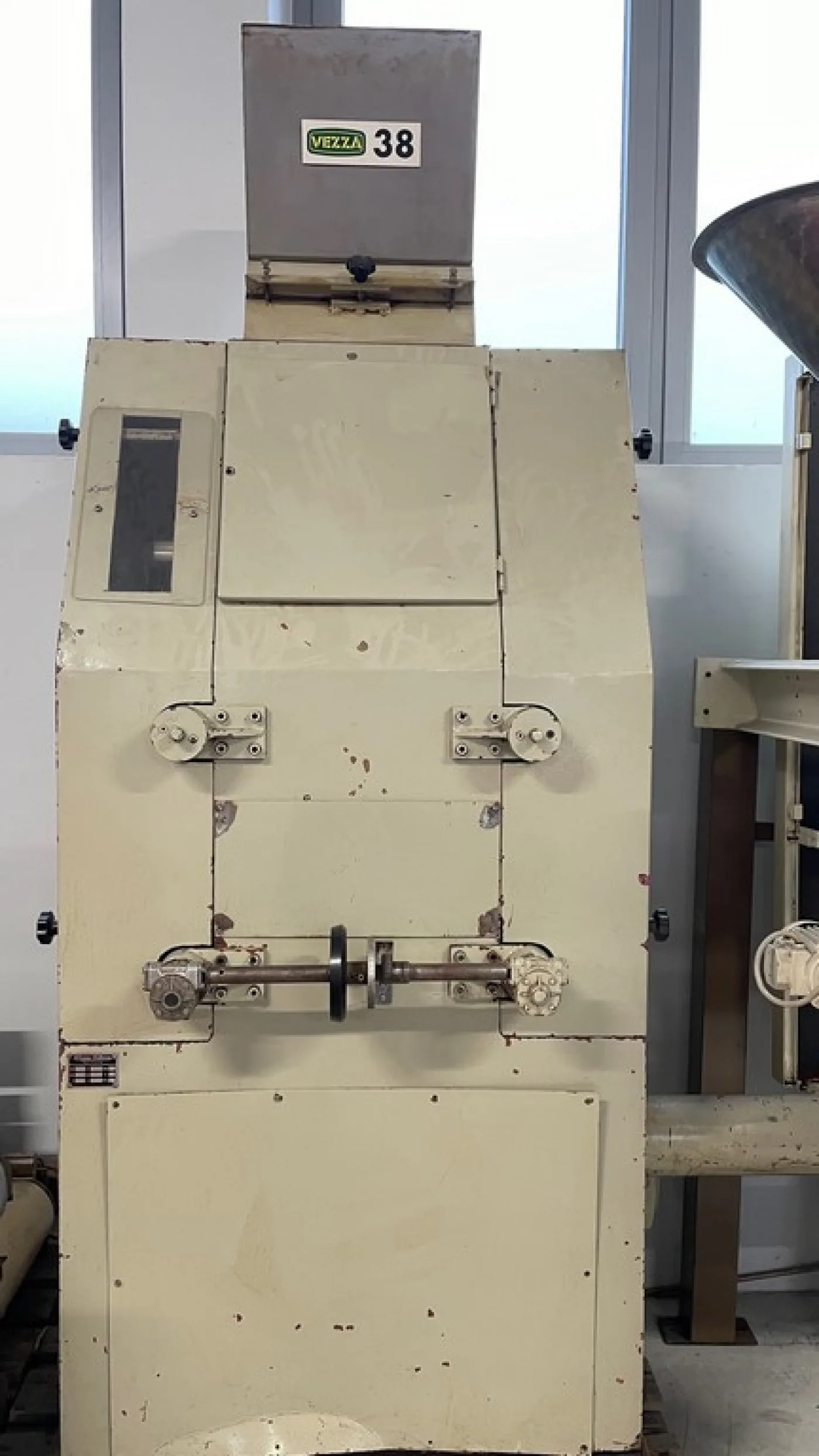 INDUSTRIAL GRINDER/MILL/REFINER FIRM VITTORIA, SECOND-HAND MACHINE - 1