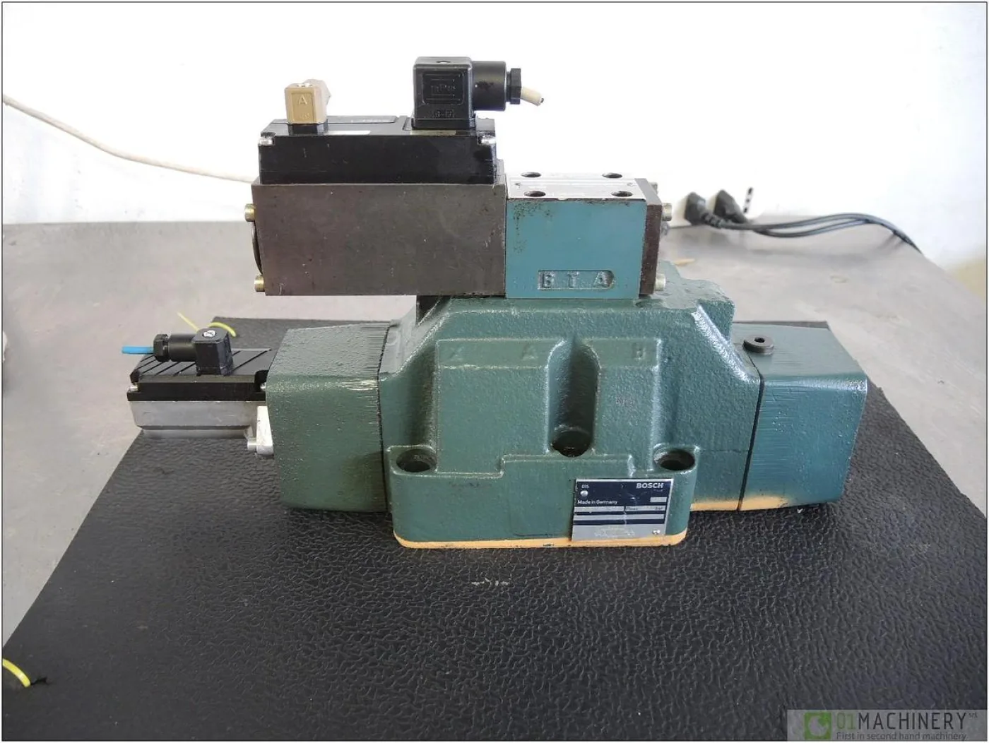 2000 BOSCH 1817414304+081140440 AI2235 - 2