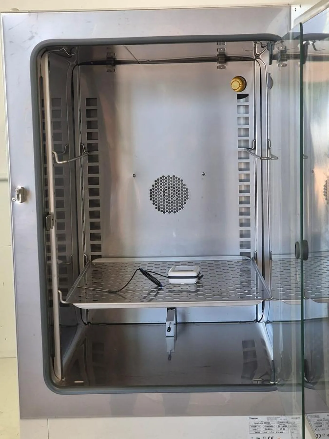 Thermo Scientific IMH180 Heratherm Incubator - 4