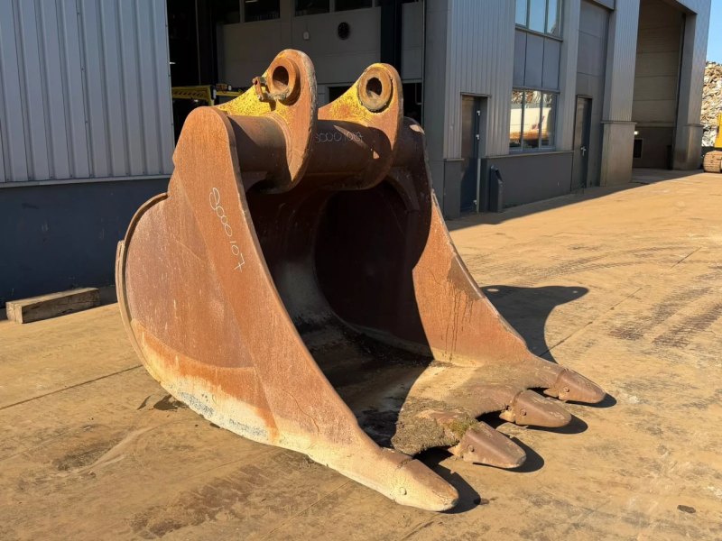 Excavator bucket 385 HH8 / 1800