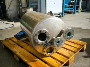 160 LITRES STAINLESS STEEL TANK