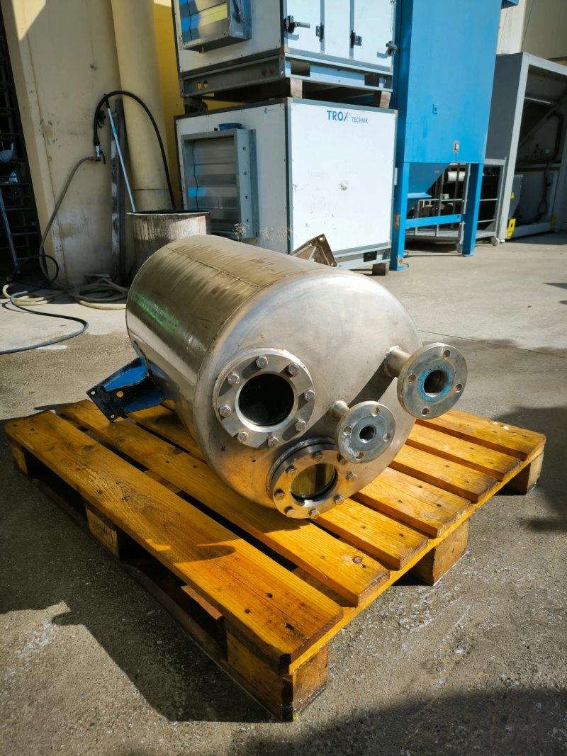 160 LITRES STAINLESS STEEL TANK