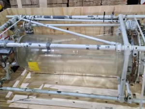 QVF Glass vessel in frame