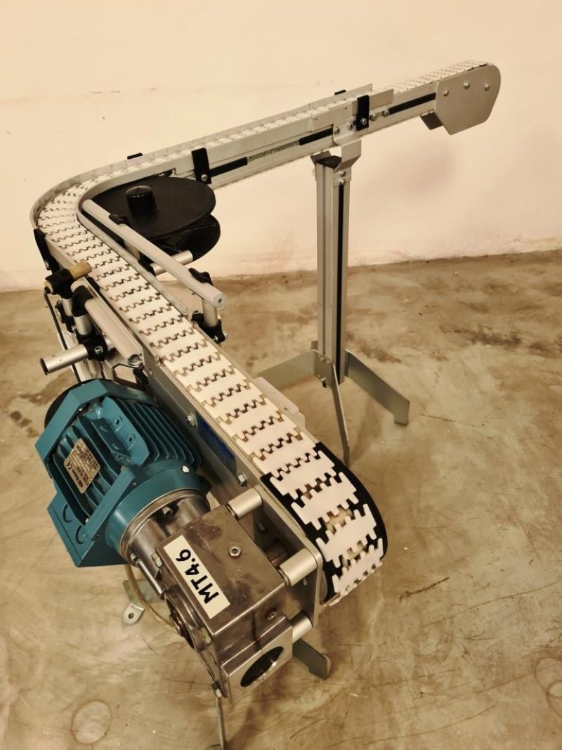 NASTRO TRASPORTATORE MOTORIZZATO CON CURVA A 90° – CARRYLINE
