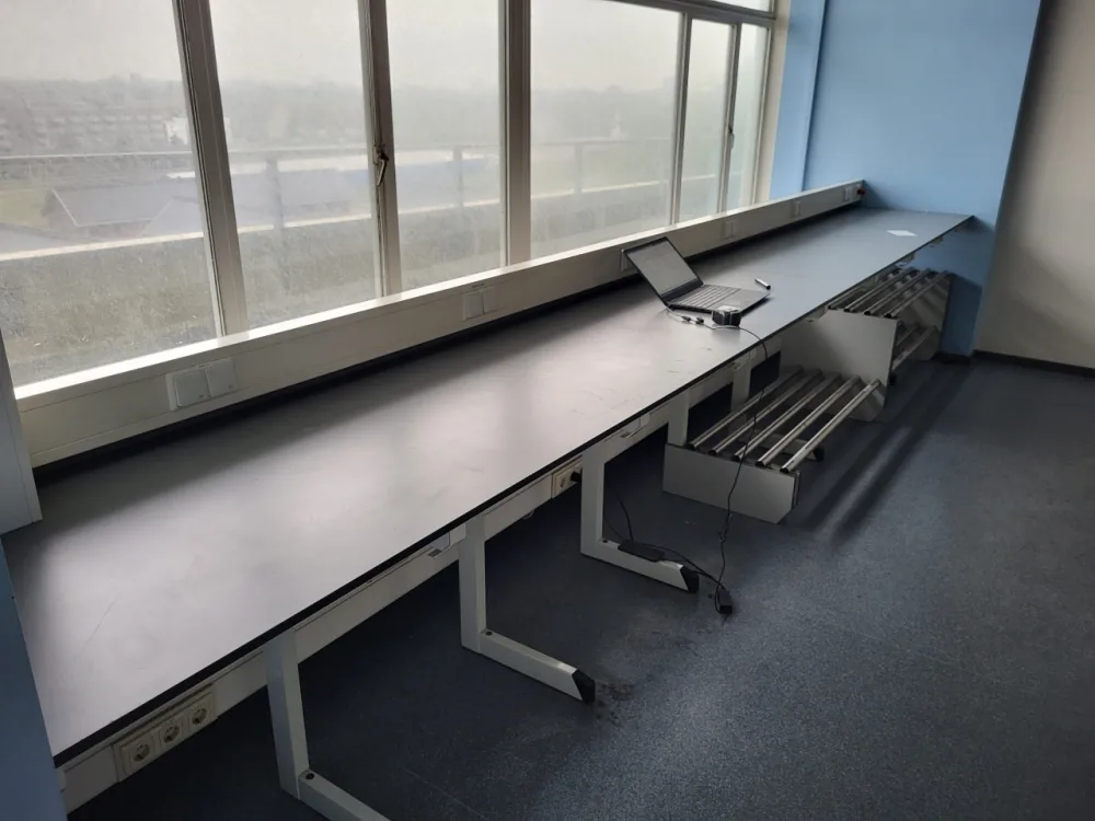 1981 - Used S+B Laboratory wall table (550 cm)