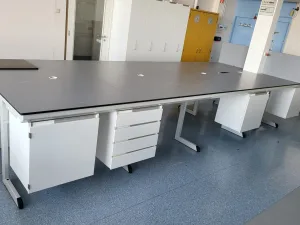 2051 – Used S+B island laboratory table (545 cm)