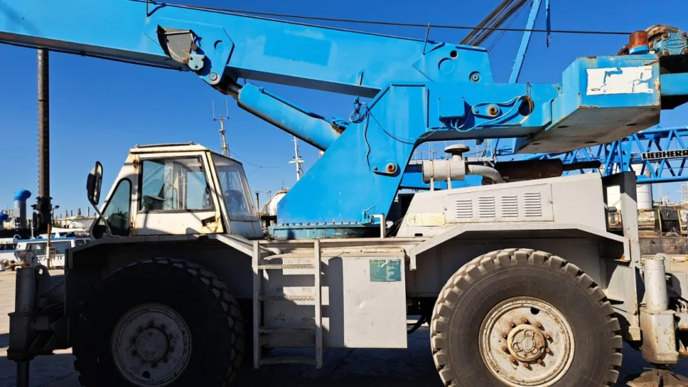 Kato CR-350Ri Mobile Crane