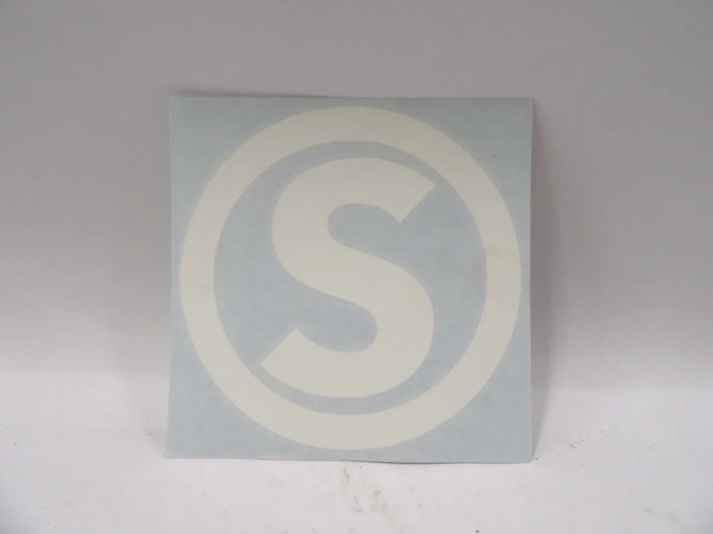 Sticker S Radio ontstoring - 1