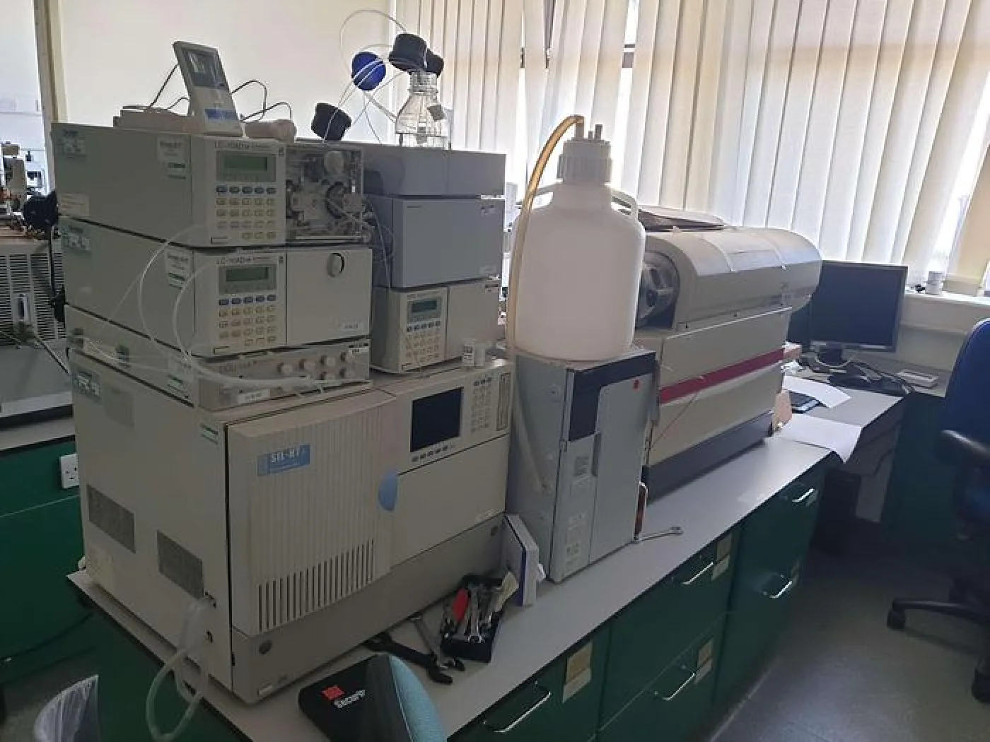 Shimadzu SIL-HT HPLC System - 5