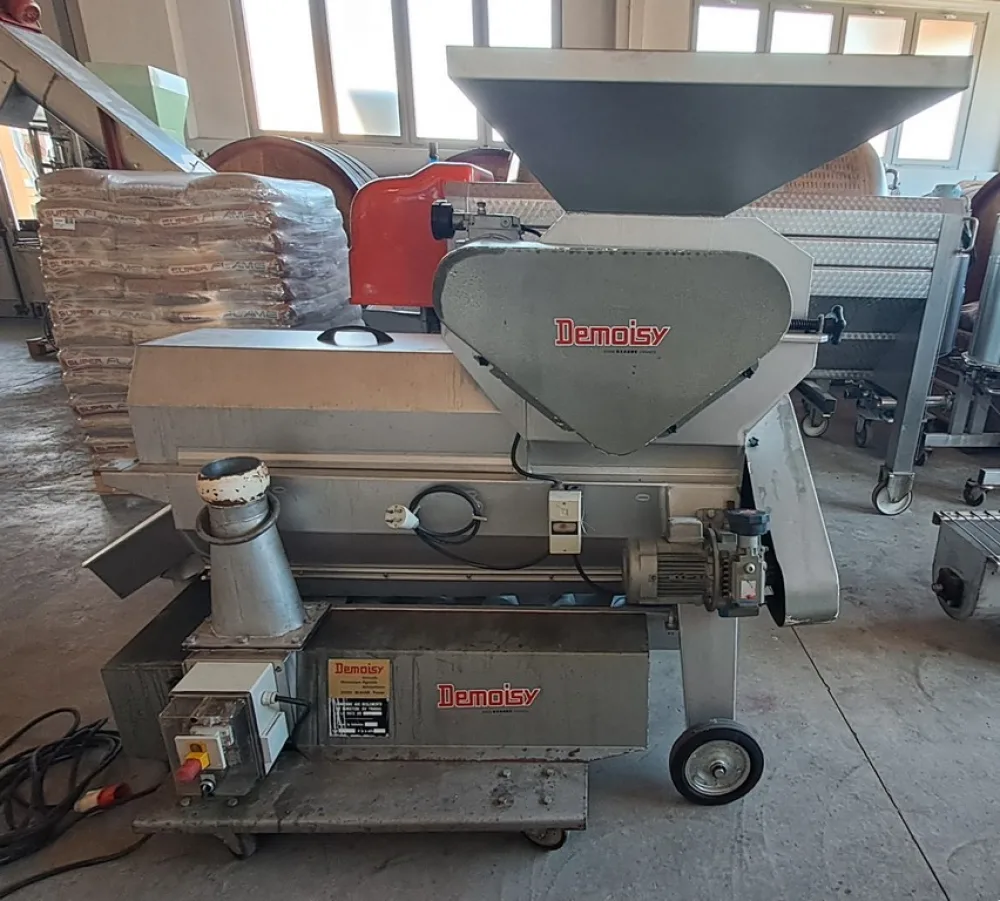 DESTAMMER DEMOISY, IN STAILESS-STEEL WITH ELLIPTICAL ROTOR PUMP, SECOND HAND MACHINE