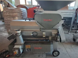 DESTAMMER DEMOISY, IN STAILESS-STEEL WITH ELLIPTICAL ROTOR PUMP, SECOND HAND MACHINE