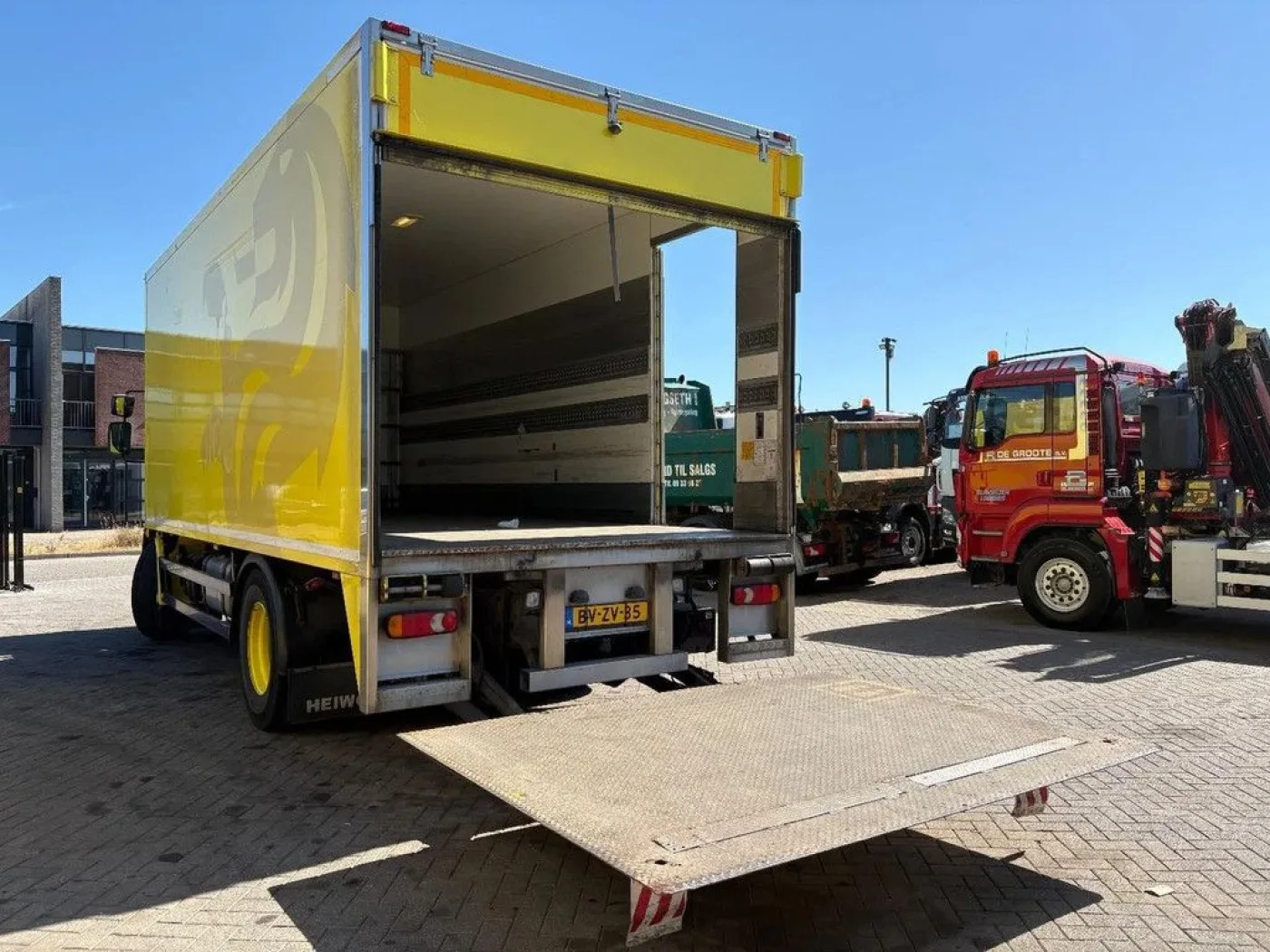 DAF LF 55,250 + 19T + EURO 5 + 6.2 box + short wheelbase + LOADLIFT 3000 KG - 4