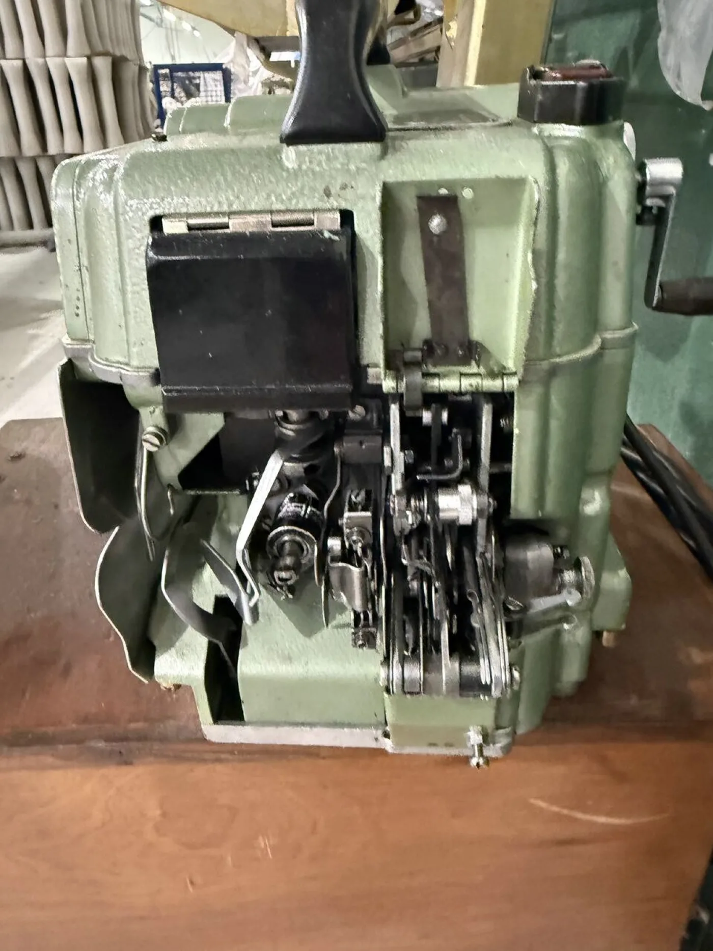 Uster - knotting machine, type UMM - 6
