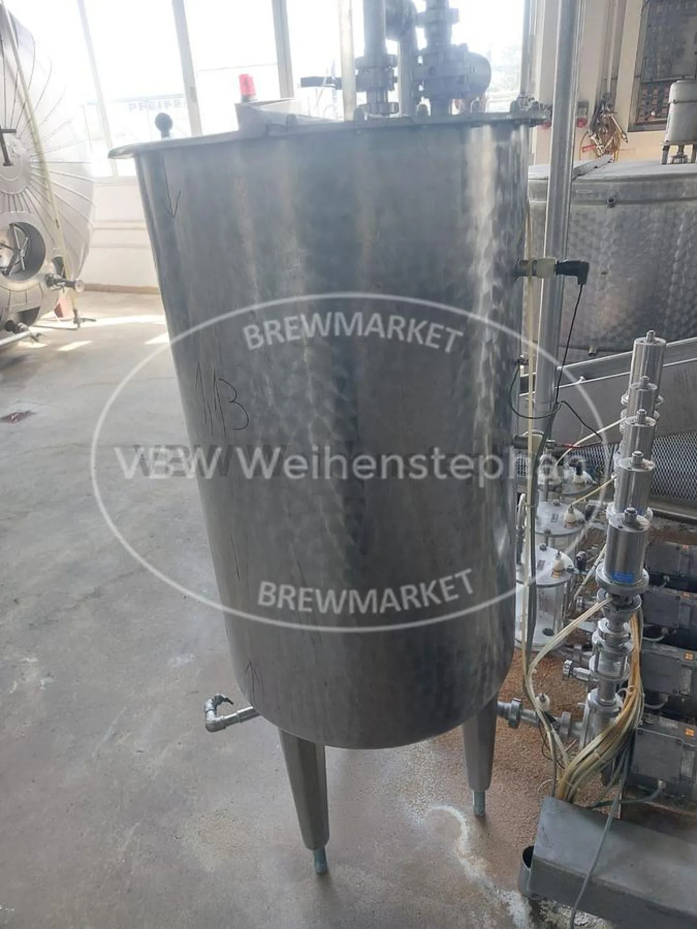 Feed container - 4