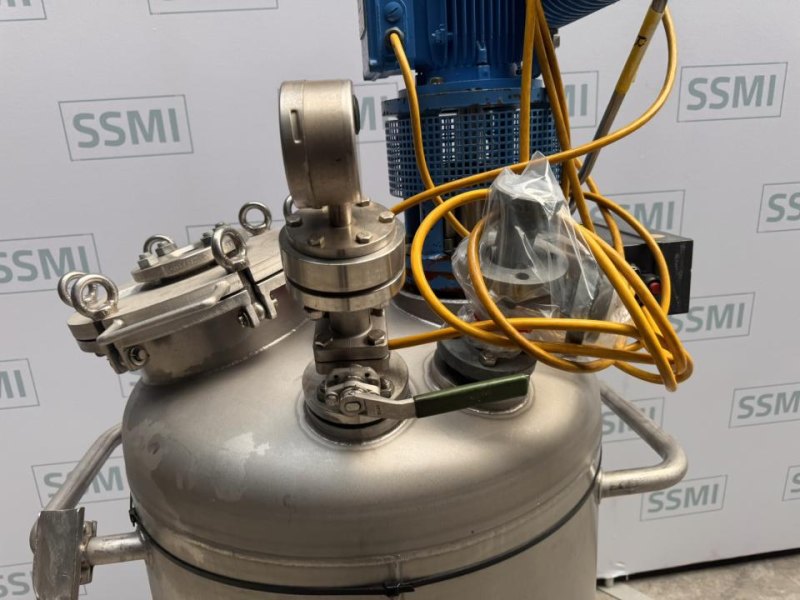 2002 Fischer Mobile dispenser