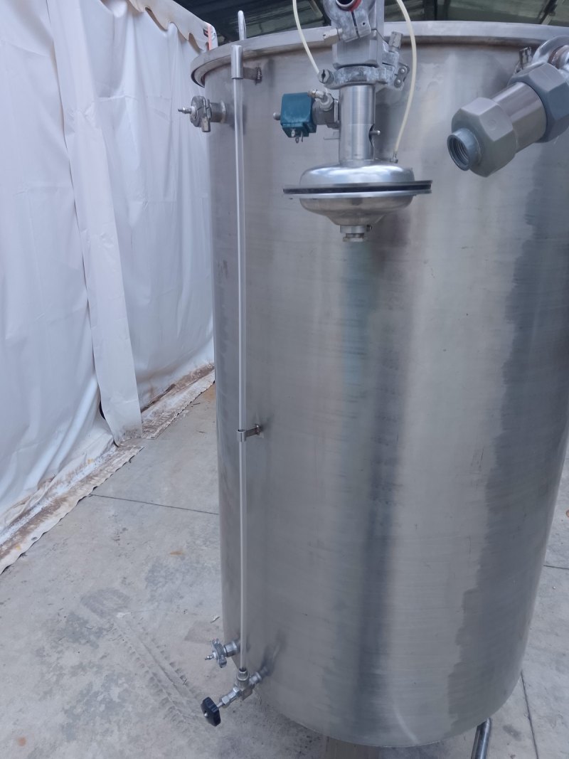 SERBATOIO ACCIAIO INOX 650 L