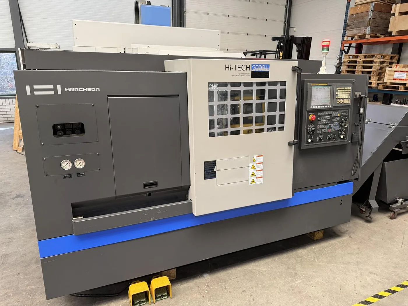 HWACHEON HI-TECH 200BL - 3