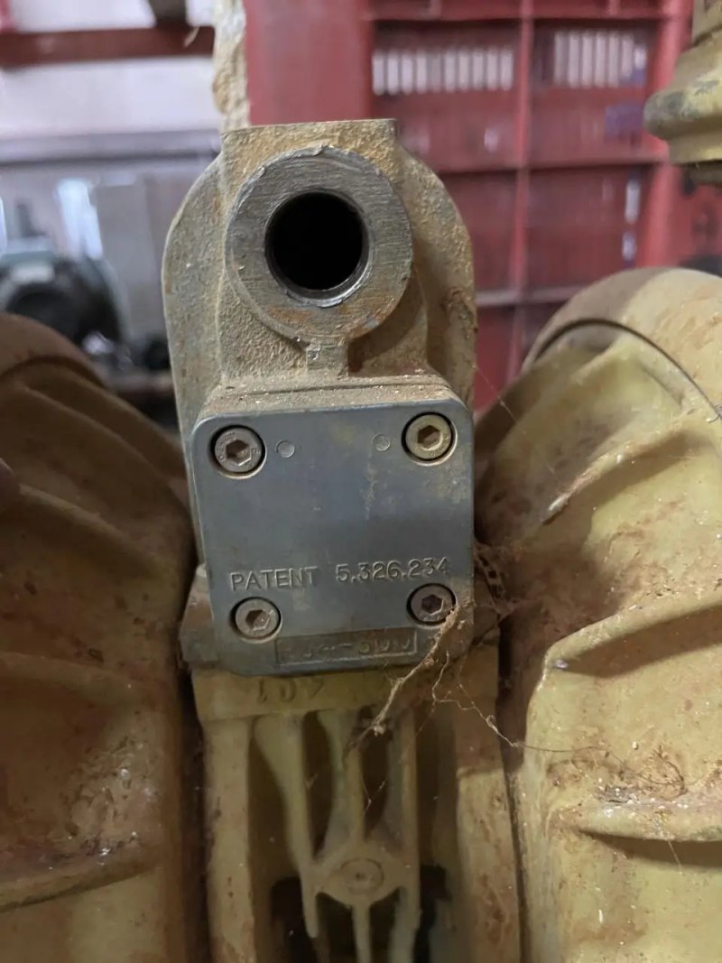 USED AODD VERSA-MATIC V2 AIR OPERATED DUAL DIAPHRAGM PUMP