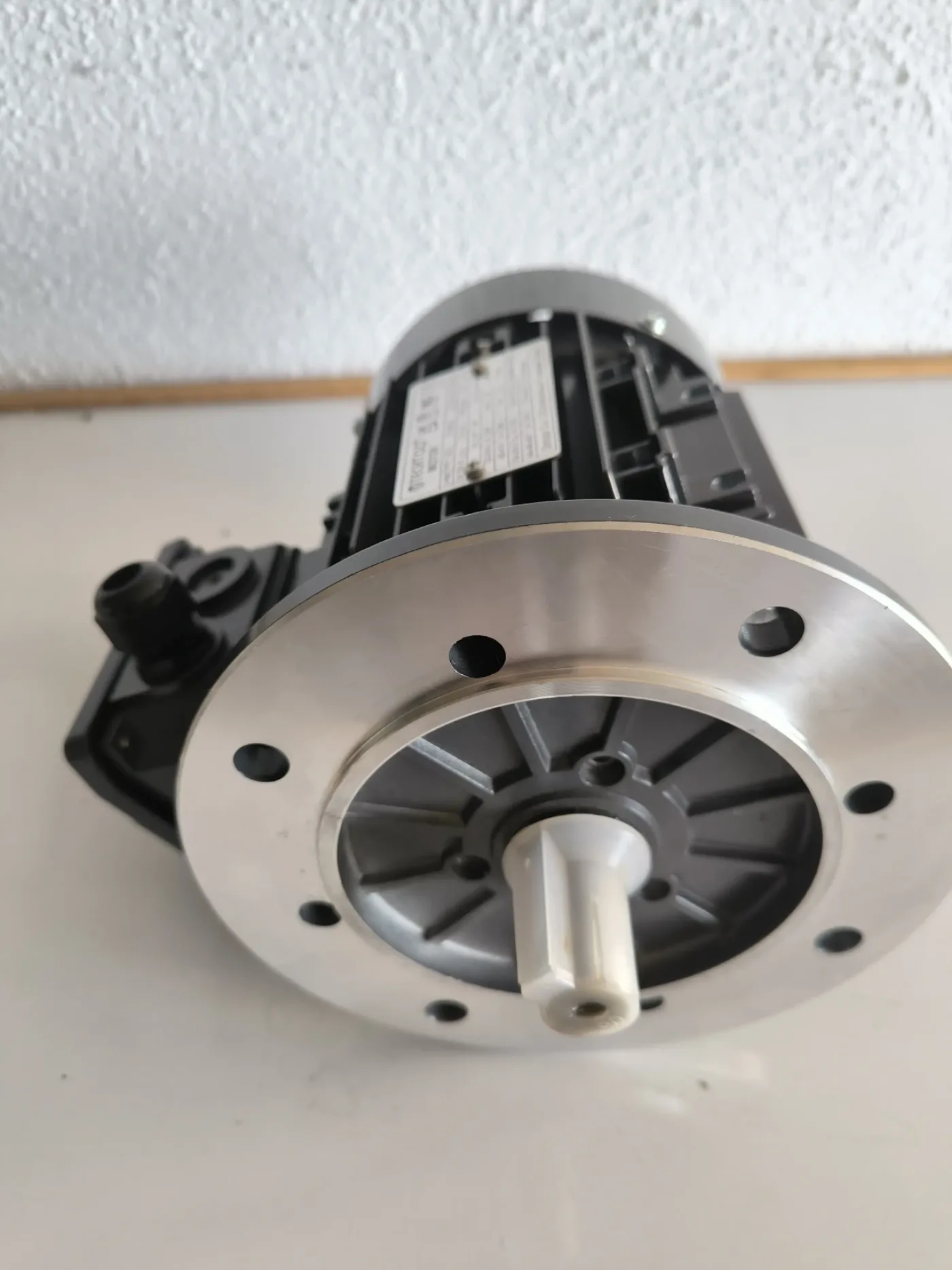 TECHTOP MOTOR T-802-2 1.1 KW UNUSED - 3