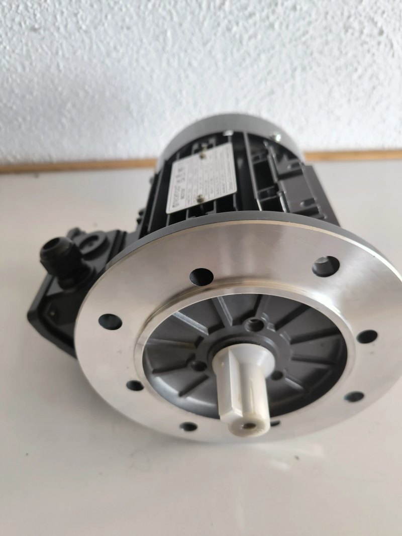 TECHTOP MOTOR T-802-2 1.1 KW UNUSED