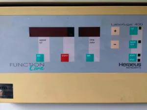 Heraeus Labofuge 400 Centrifuge