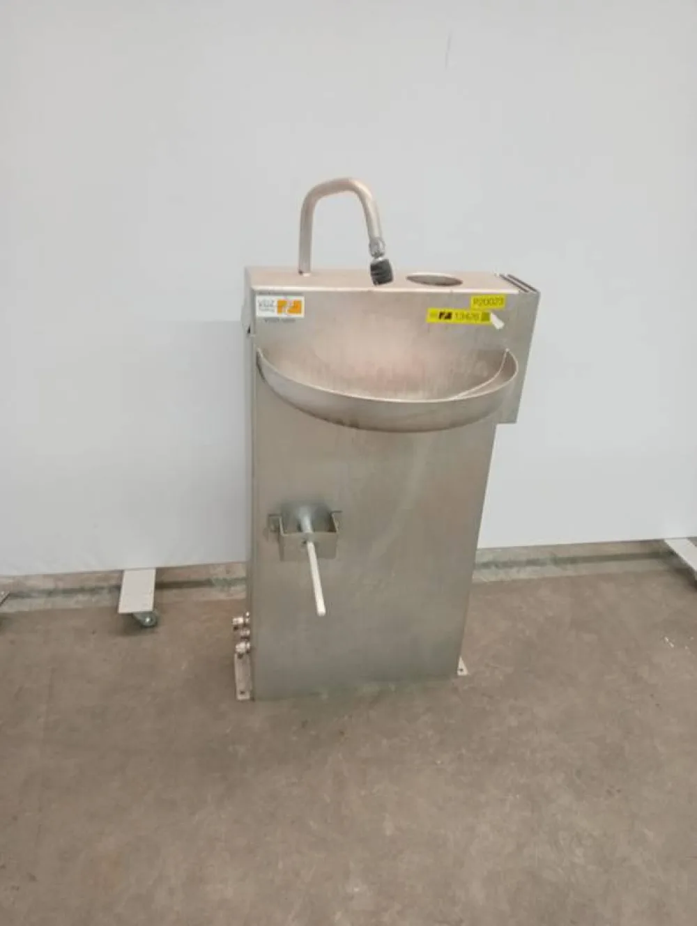Wash basin incl sterilizer