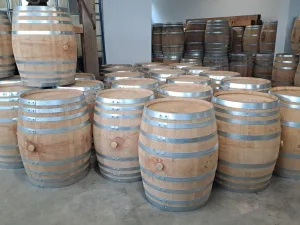 USED BARRELS LITERS 225/228, RED WINE OF FIRST-USE 12 MONTHS, SECOND-HAND EQUIPMENTS