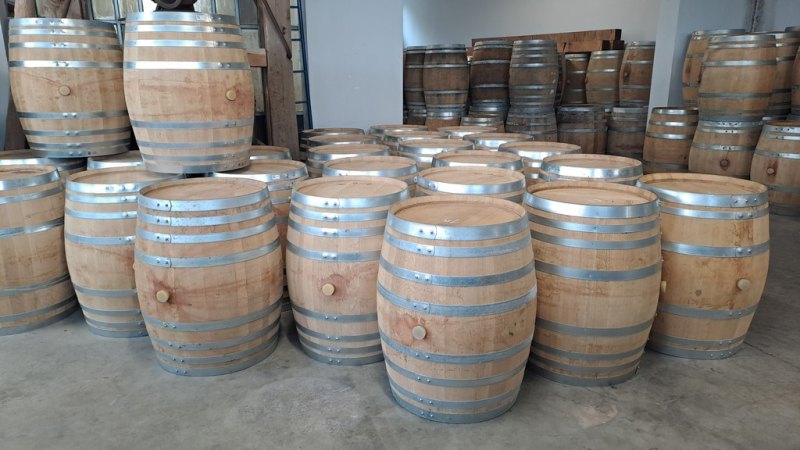 USED BARRELS LITERS 225/228, RED WINE OF FIRST-USE 12 MONTHS, SECOND-HAND EQUIPMENTS