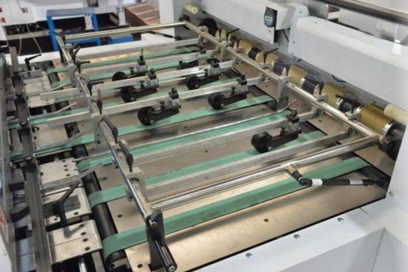 C1500H cutting&creasing machine with stripping station