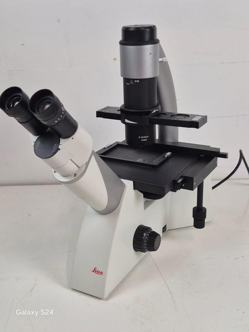 Leica DMi1 Microscope