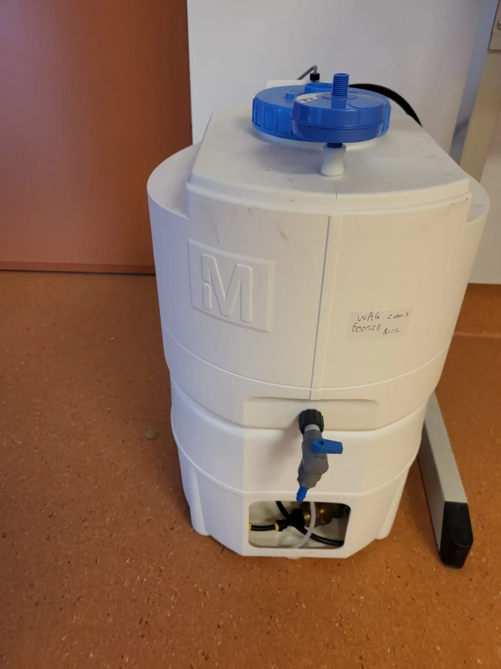 2559 - Used Millipore TANKPE030 30 Liter PE Tank