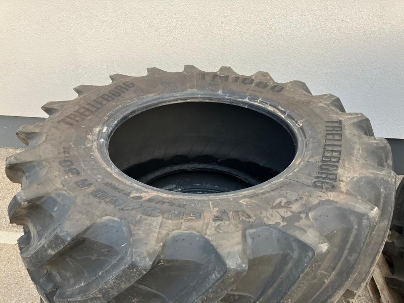 Zubehör Trelleborg Reifen VF 600/60R30 u. VF 710/60R42