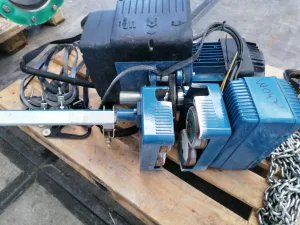 TMT Pentas hopper with screw conveyor - Bag dump station